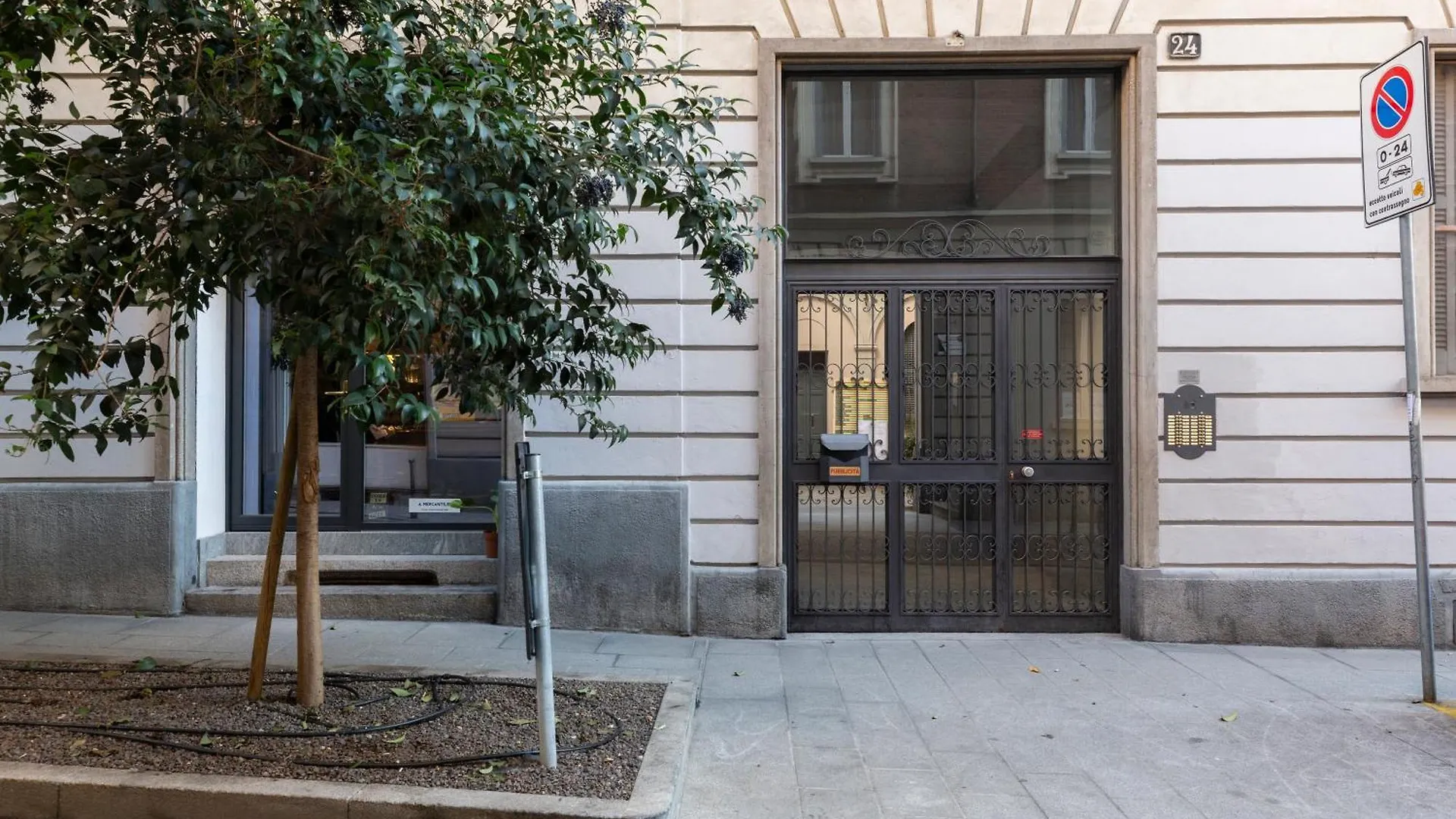 Apartment Mansarde Belvedere Duomo Milan Italy