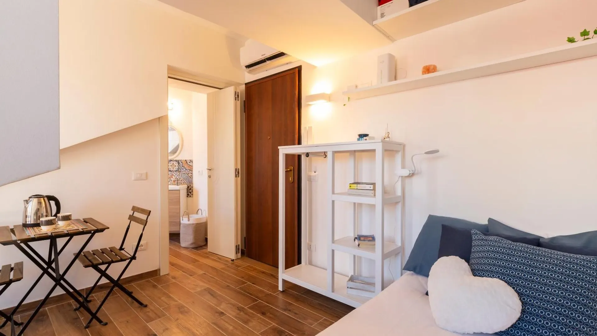 Apartment Mansarde Belvedere Duomo Milan