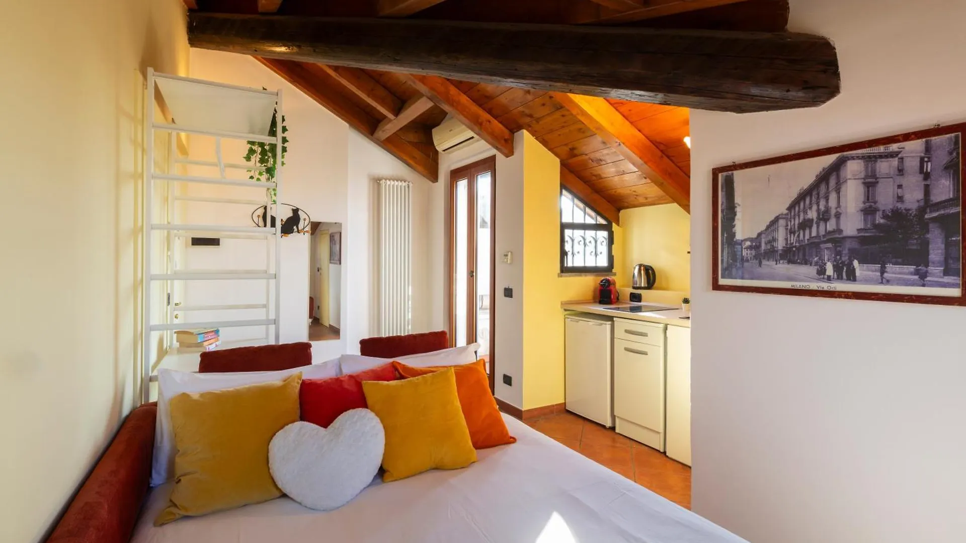 Apartment Mansarde Belvedere Duomo Milan